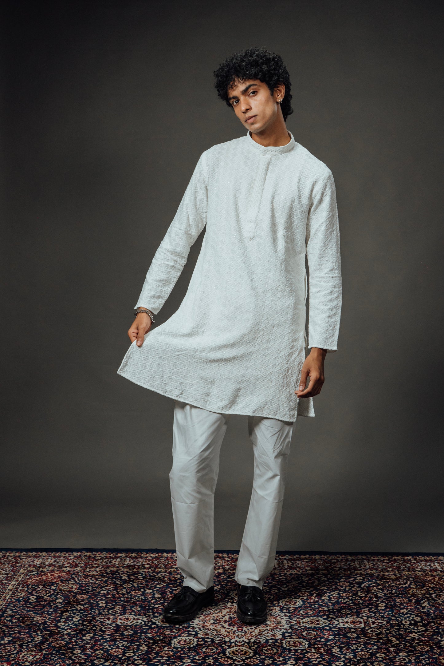 Safaid-e-Noor Kurta with pajama