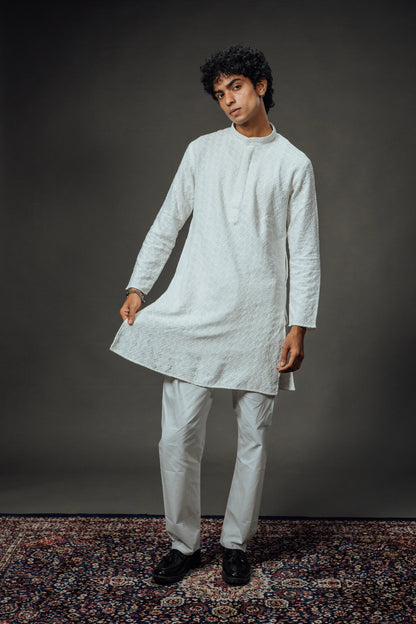 Safaid-e-Noor Kurta with pajama